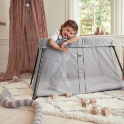 Lit Parapluie Light Argent De BabyBjörn -Bébés Fournitures Boutique 01012203 3