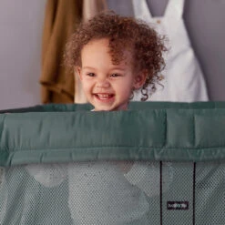 Lit Parapluie Light Vert Foncé De BabyBjörn -Bébés Fournitures Boutique 01141061 6